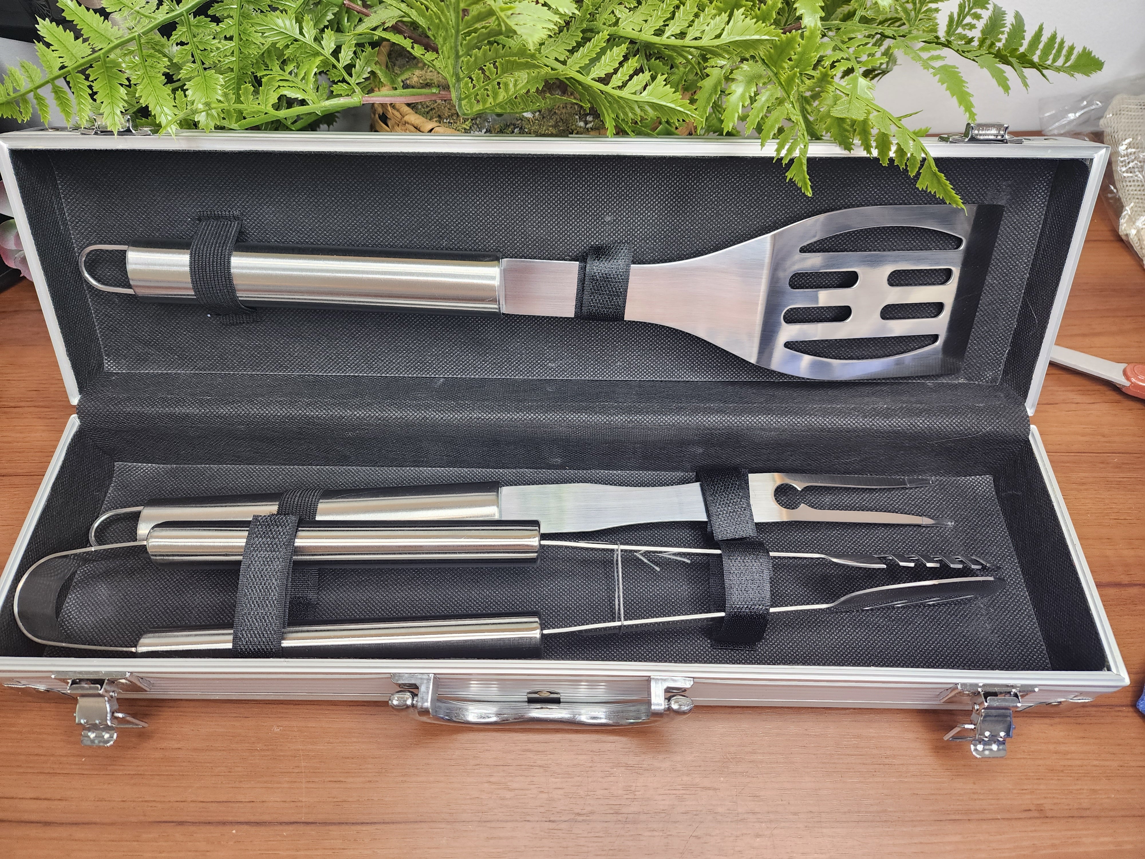 Custom Aluminum BBQ Set with Engraved Case