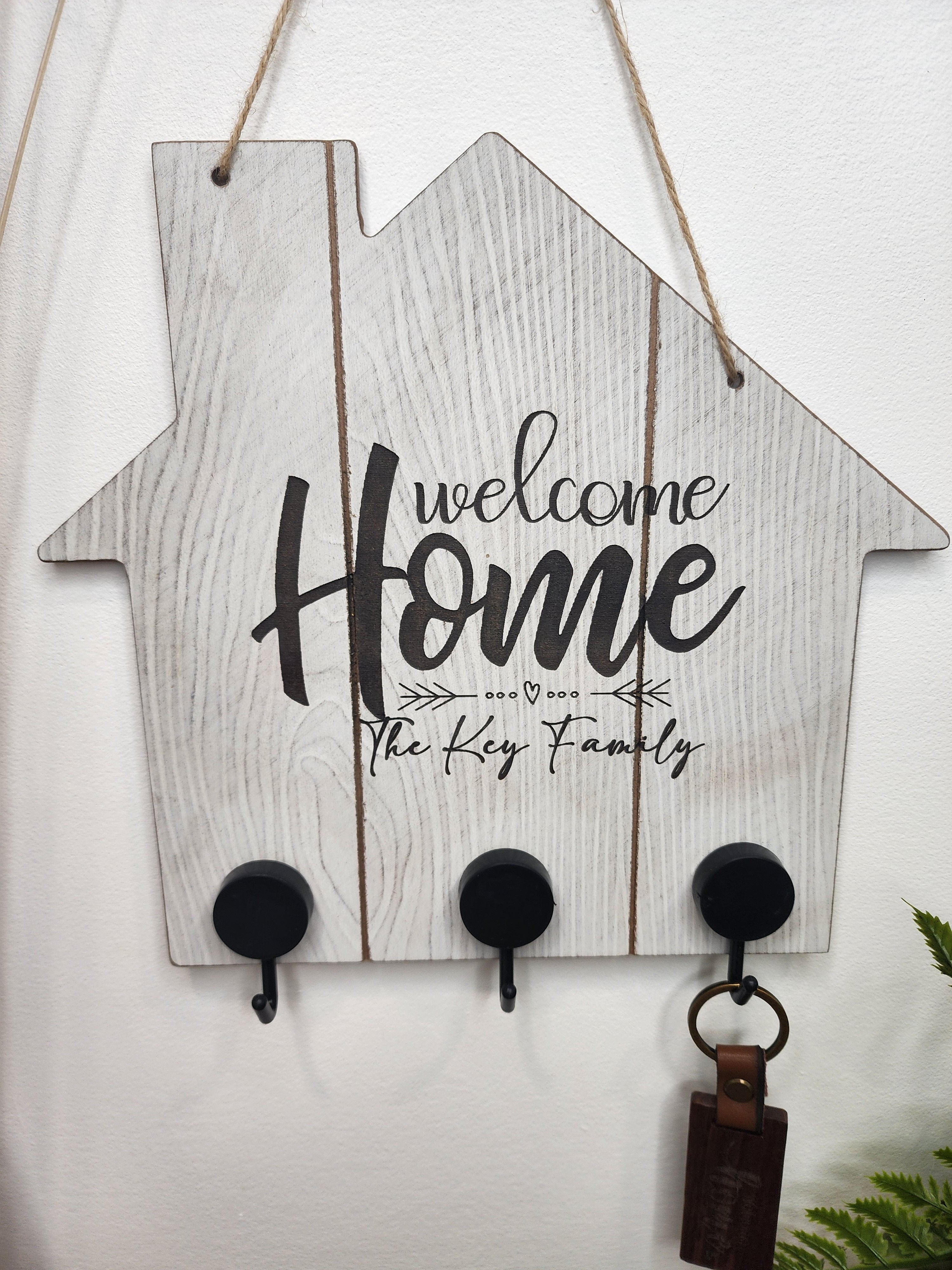 Customized Family Name Welcome Home Key Hanger Sign