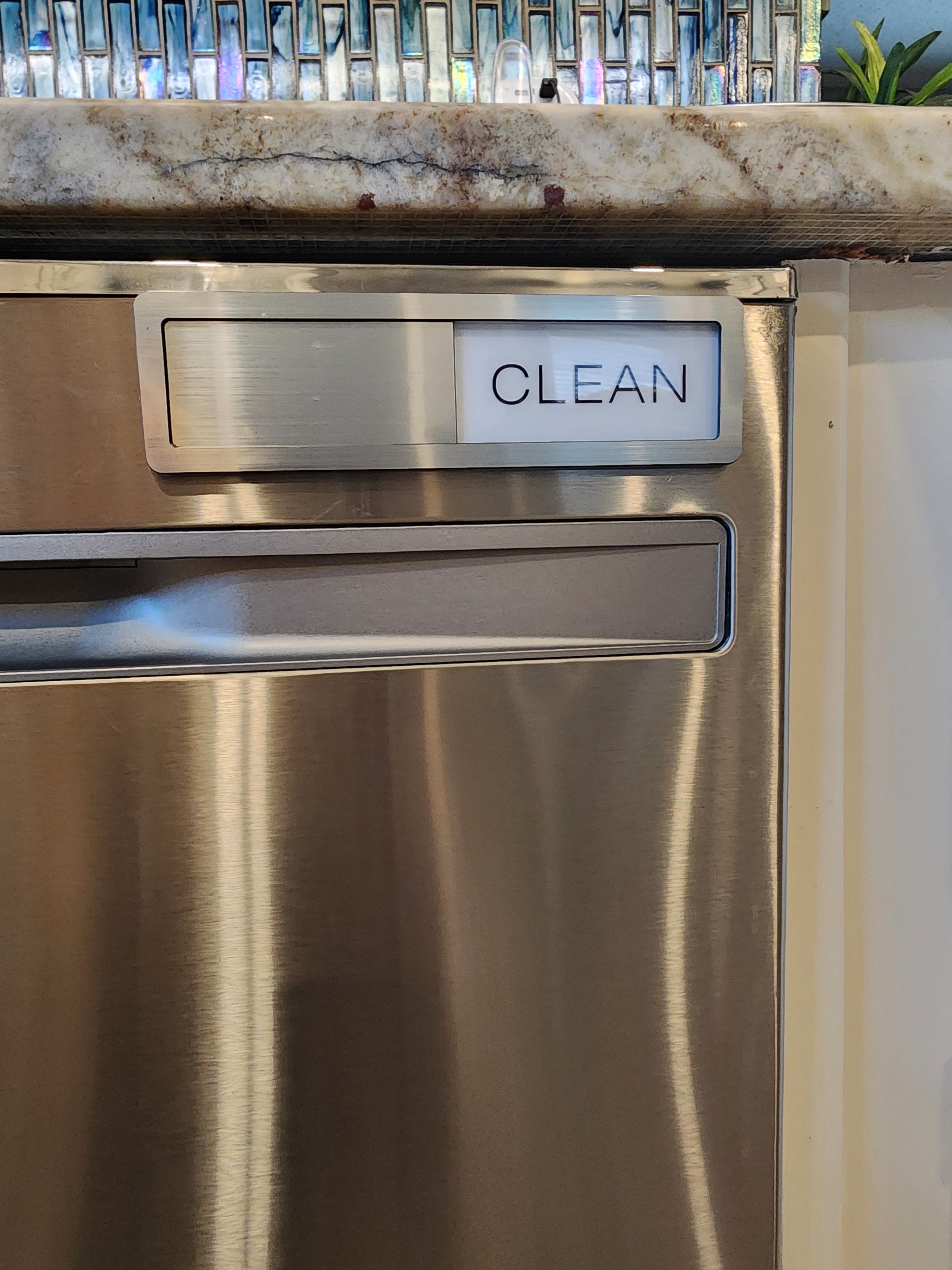 Dishwasher Magnet with Easy Slide Clean/Dirty Indicator