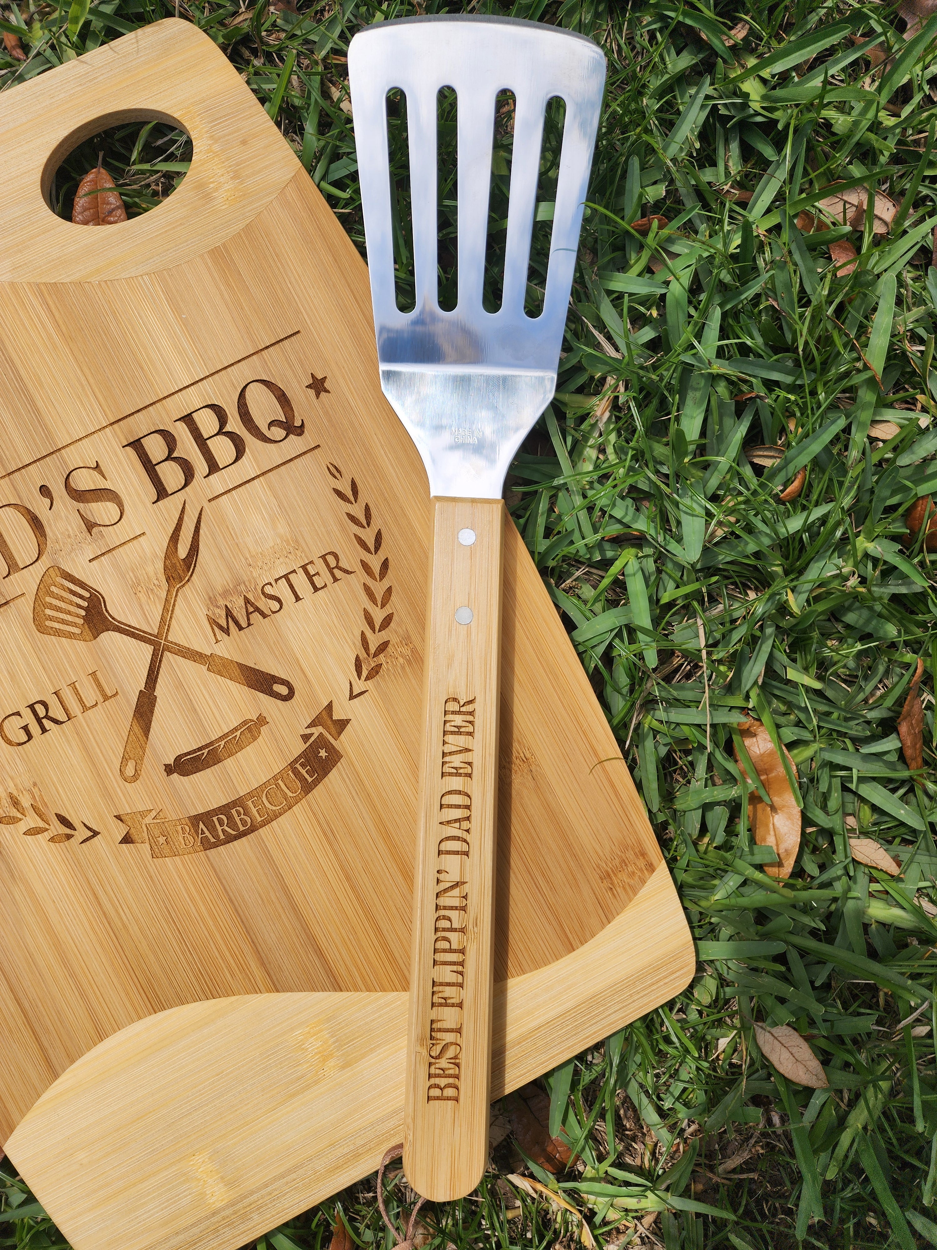 Dads BBQ Cutting Board and Spatula Set