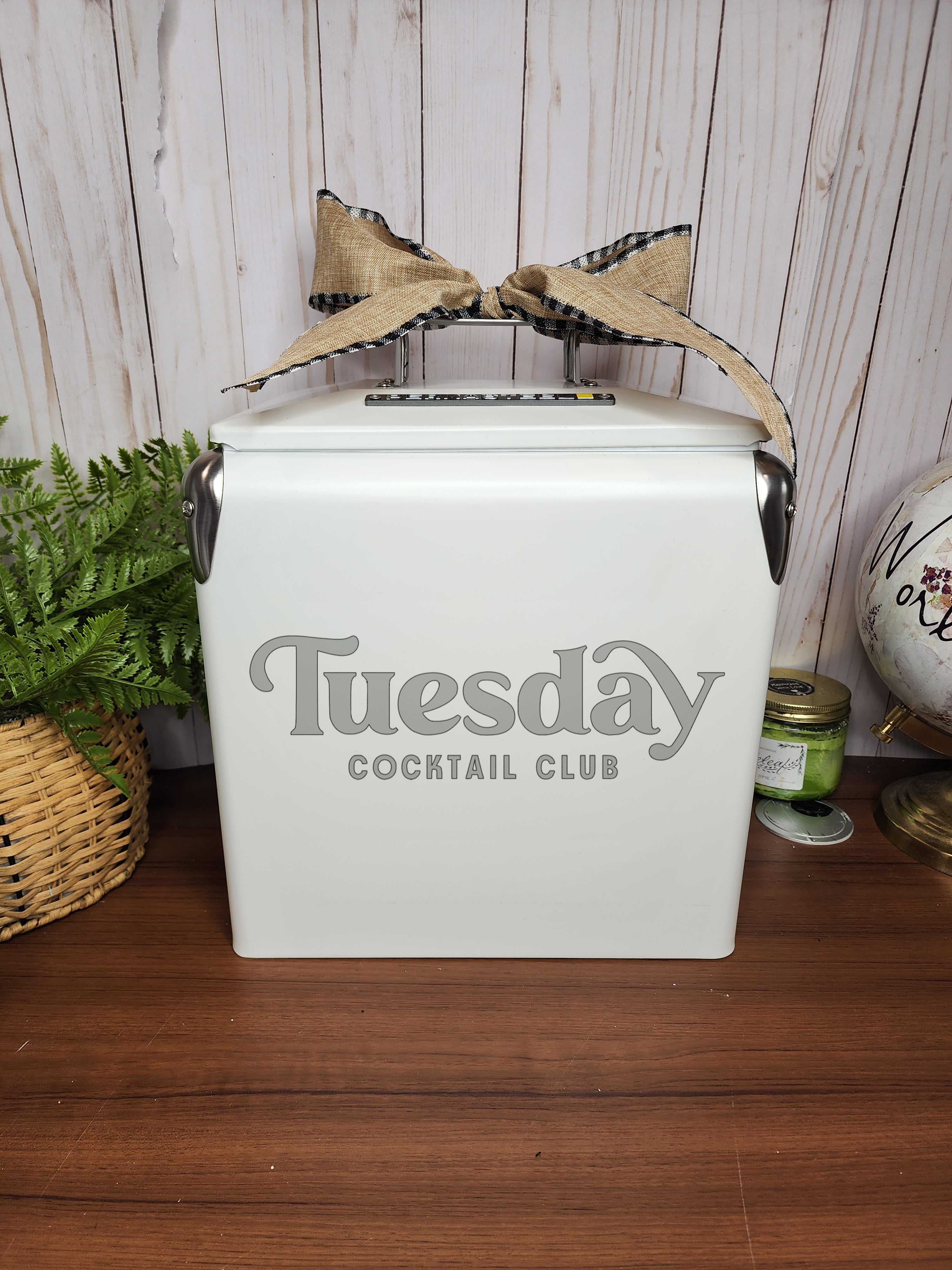 Custom Laser Engraved 12 QT. Retro Cooler