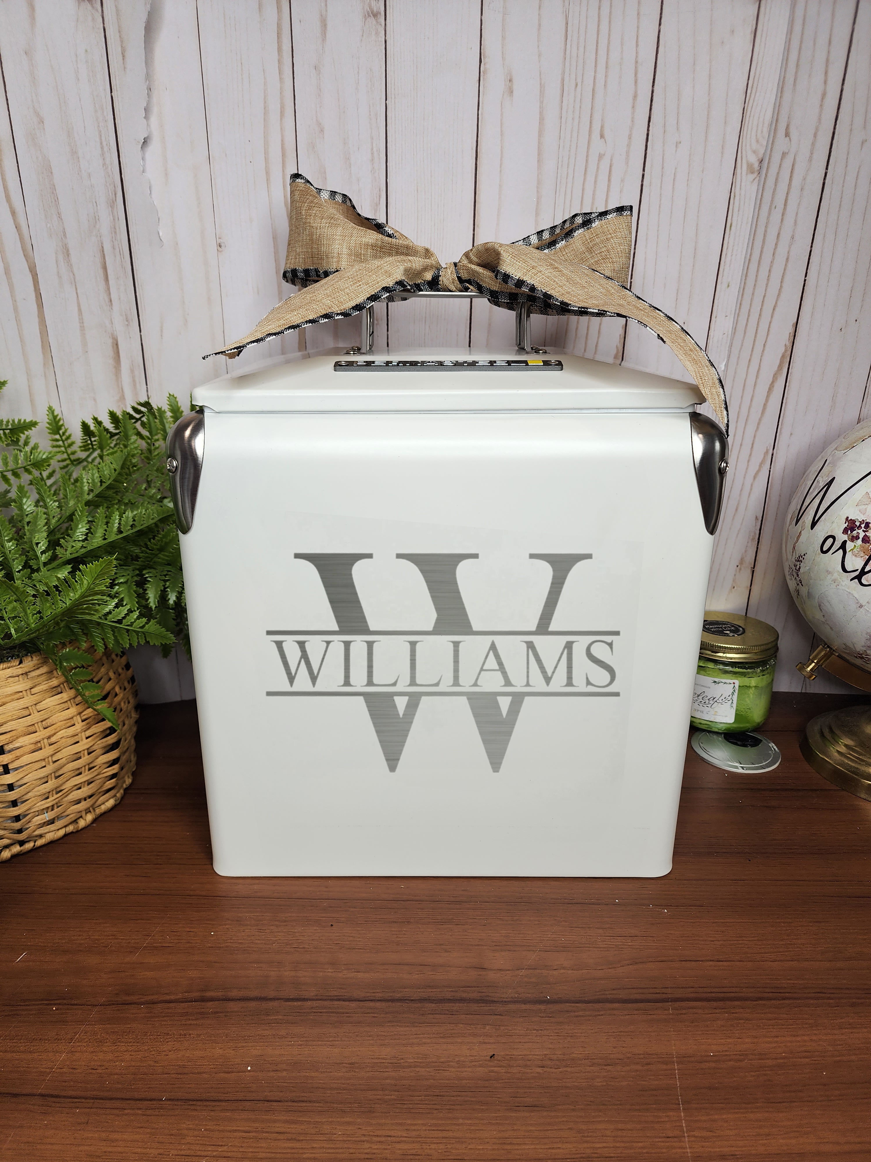 Custom Laser Engraved 12 QT. Retro Cooler