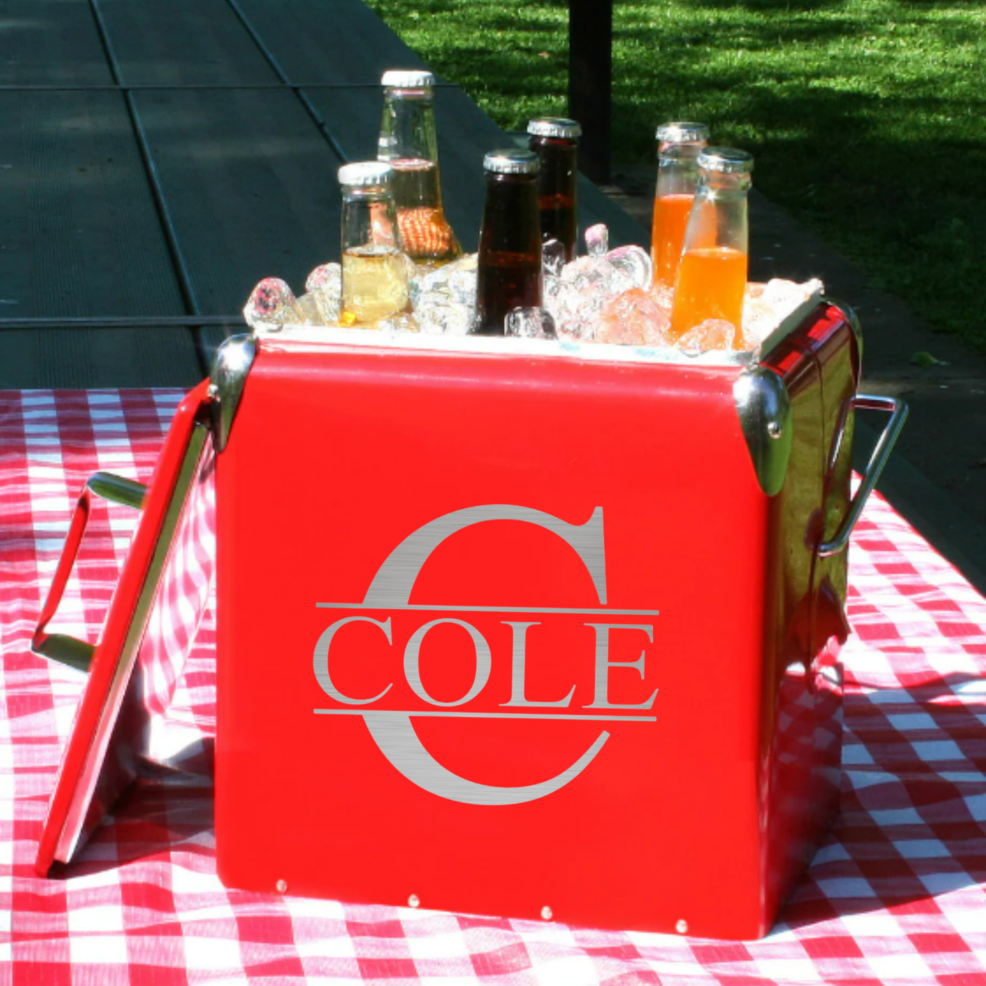 Custom Laser Engraved 12 QT. Retro Cooler