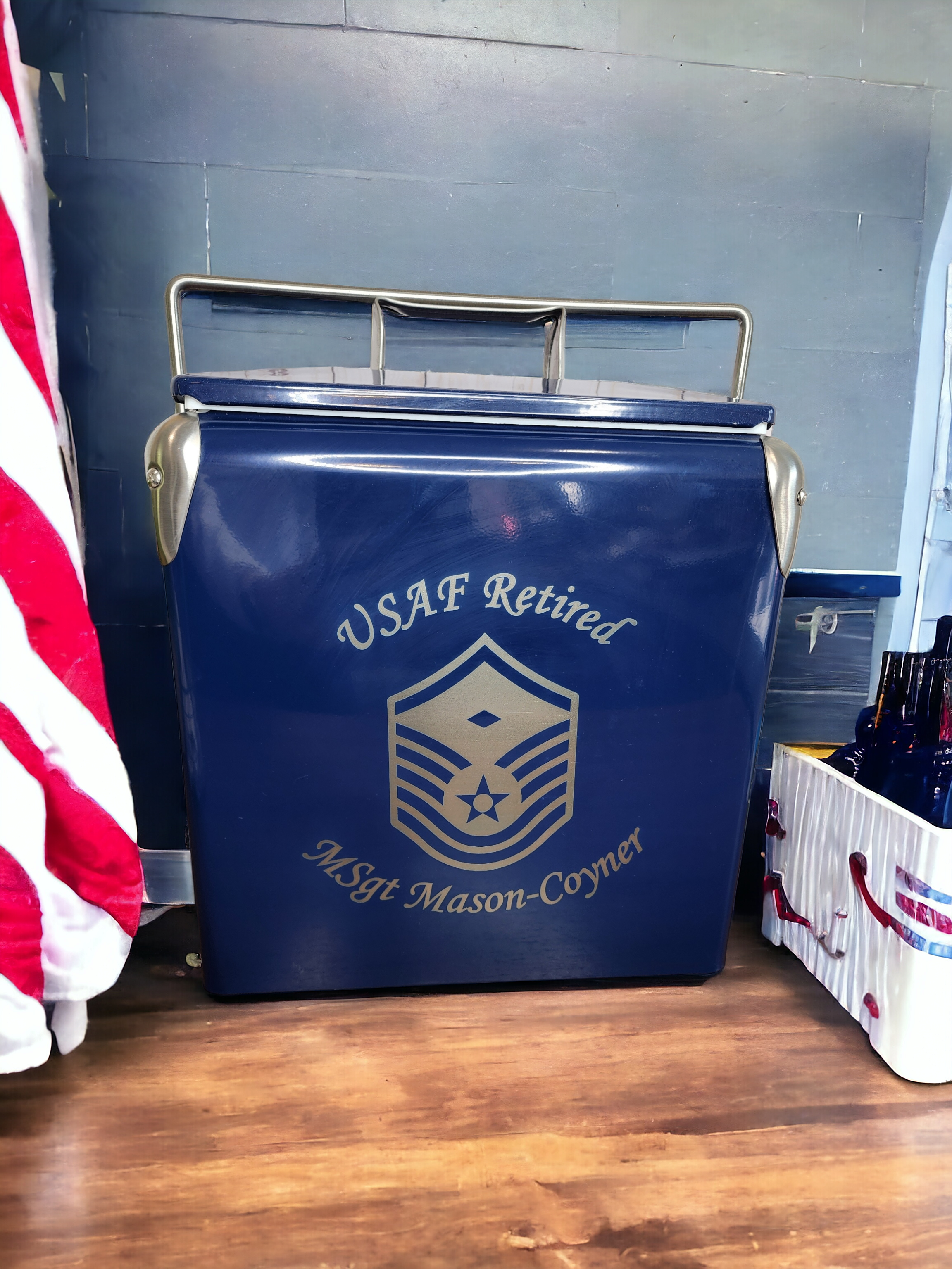 Custom Laser Engraved 12 QT. Retro Cooler