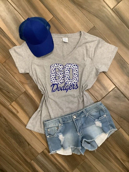 Lulu Grace Designs Atlanta Braves Leopard Print Glitter Shirt or Tank Top: Baseball Fan Gear & Apparel for Women L / Unisex Tee