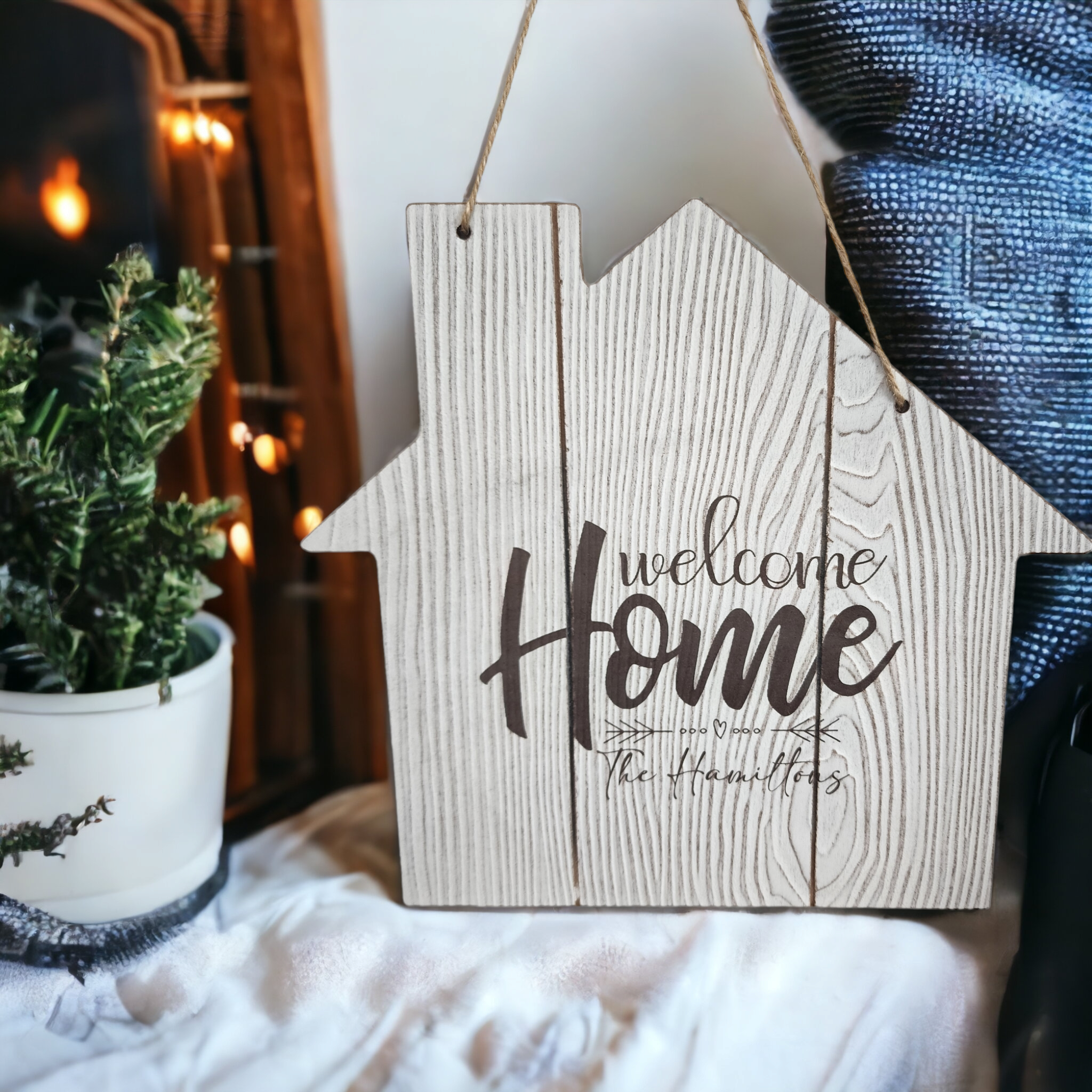 Customized Family Name Welcome Home Door Hanger Sign