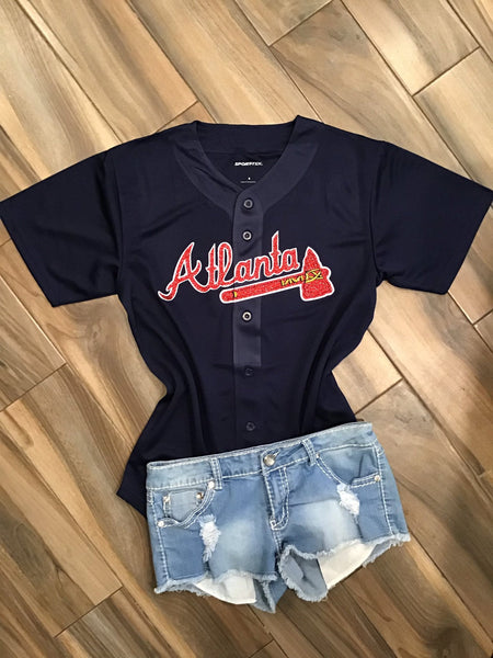 Lulu Grace Designs Atlanta Braves Bleached Tee: Baseball Fan Gear & Apparel for Women M / Ladies V-Neck Tee