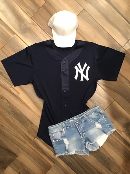 Lulu Grace Designs Gray New York Yankees Inspired Glitter Baseball Top: Baseball Fan Gear & Apparel for Women M / Ladies V-Neck Tee