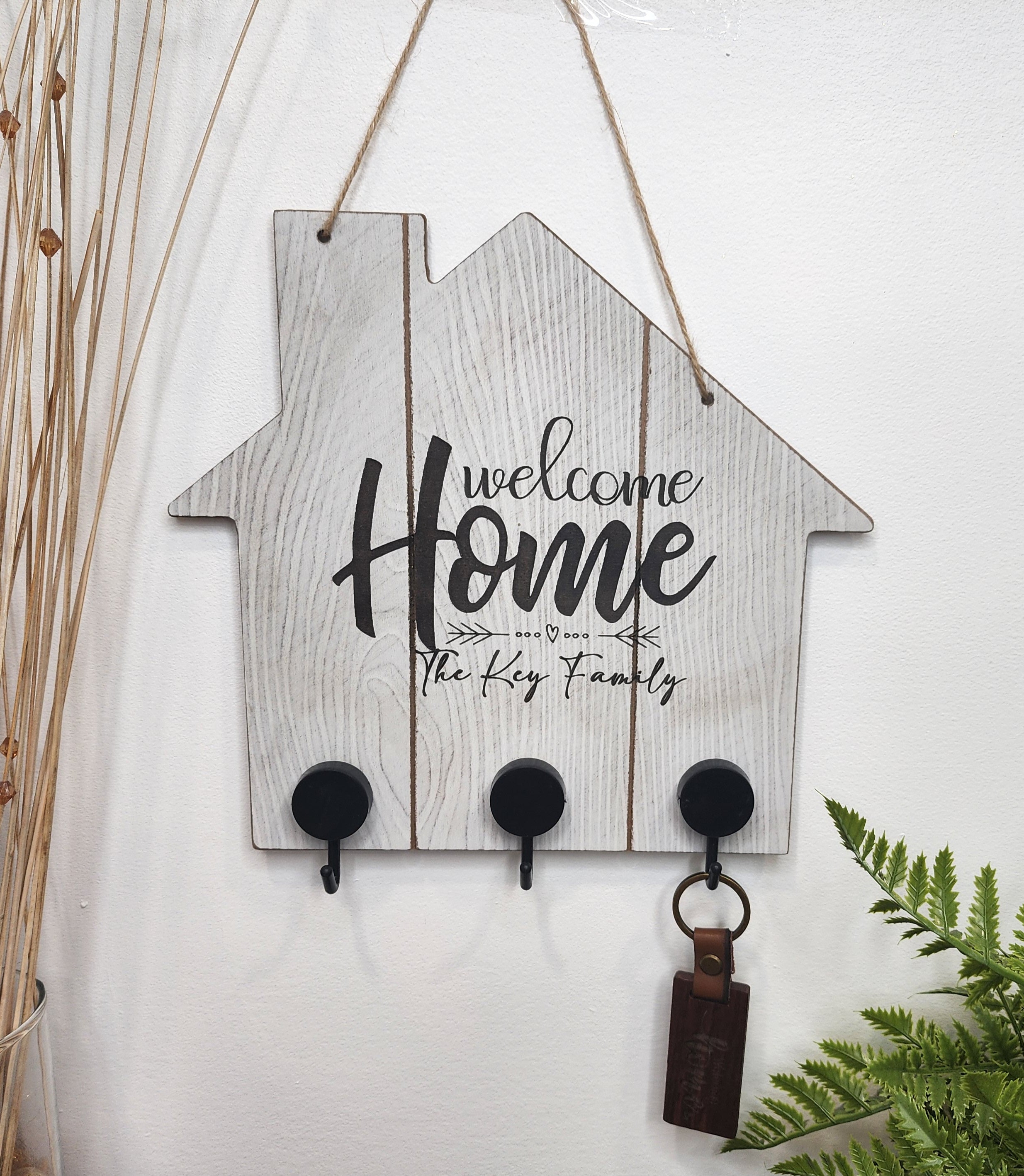 Customized Family Name Welcome Home Key Hanger Sign