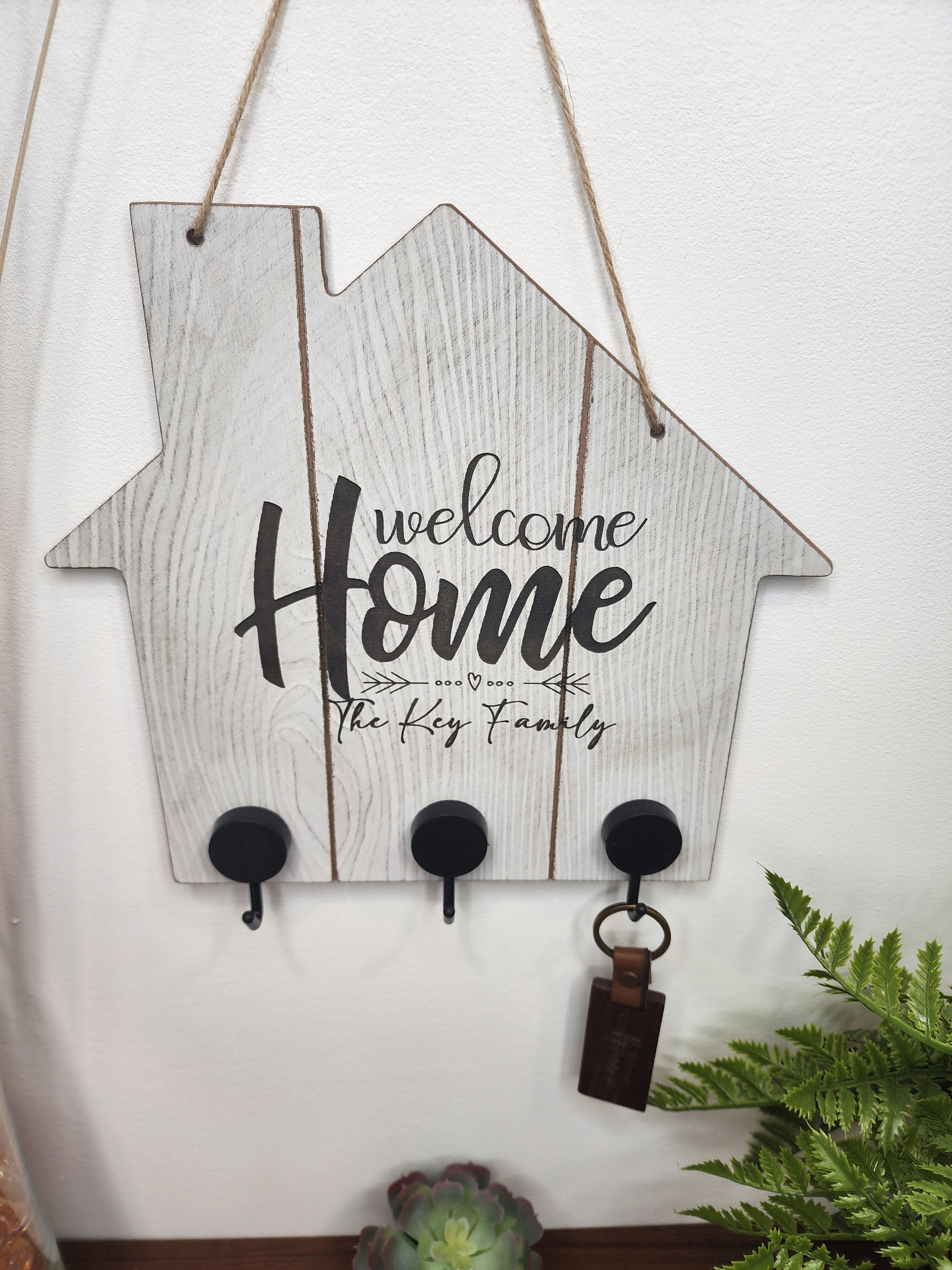 Customized Family Name Welcome Home Key Hanger Sign