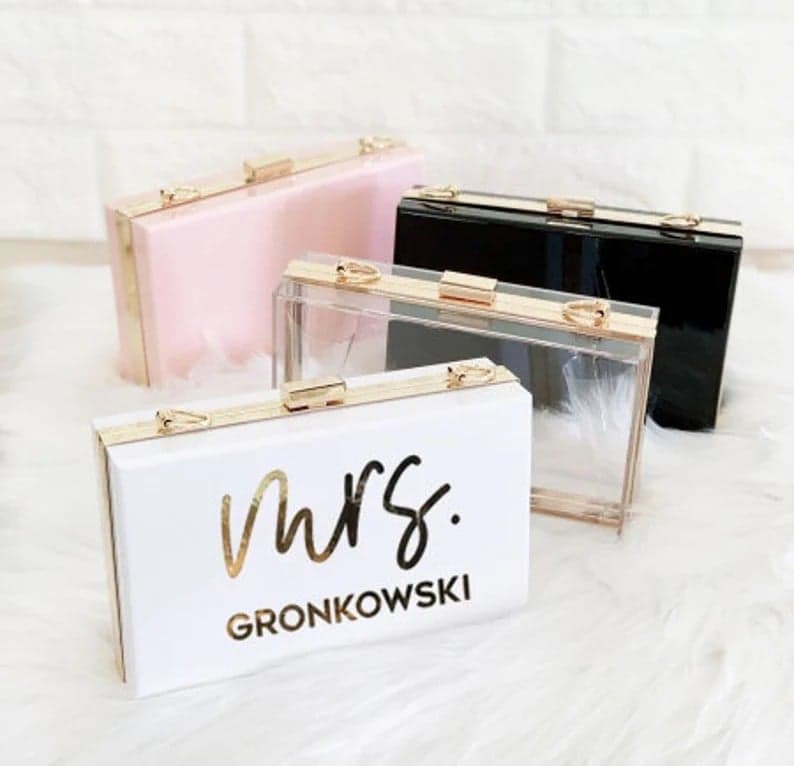 Custom-Made Minimal Clutches for Women I YOUR GIFT STUDIO