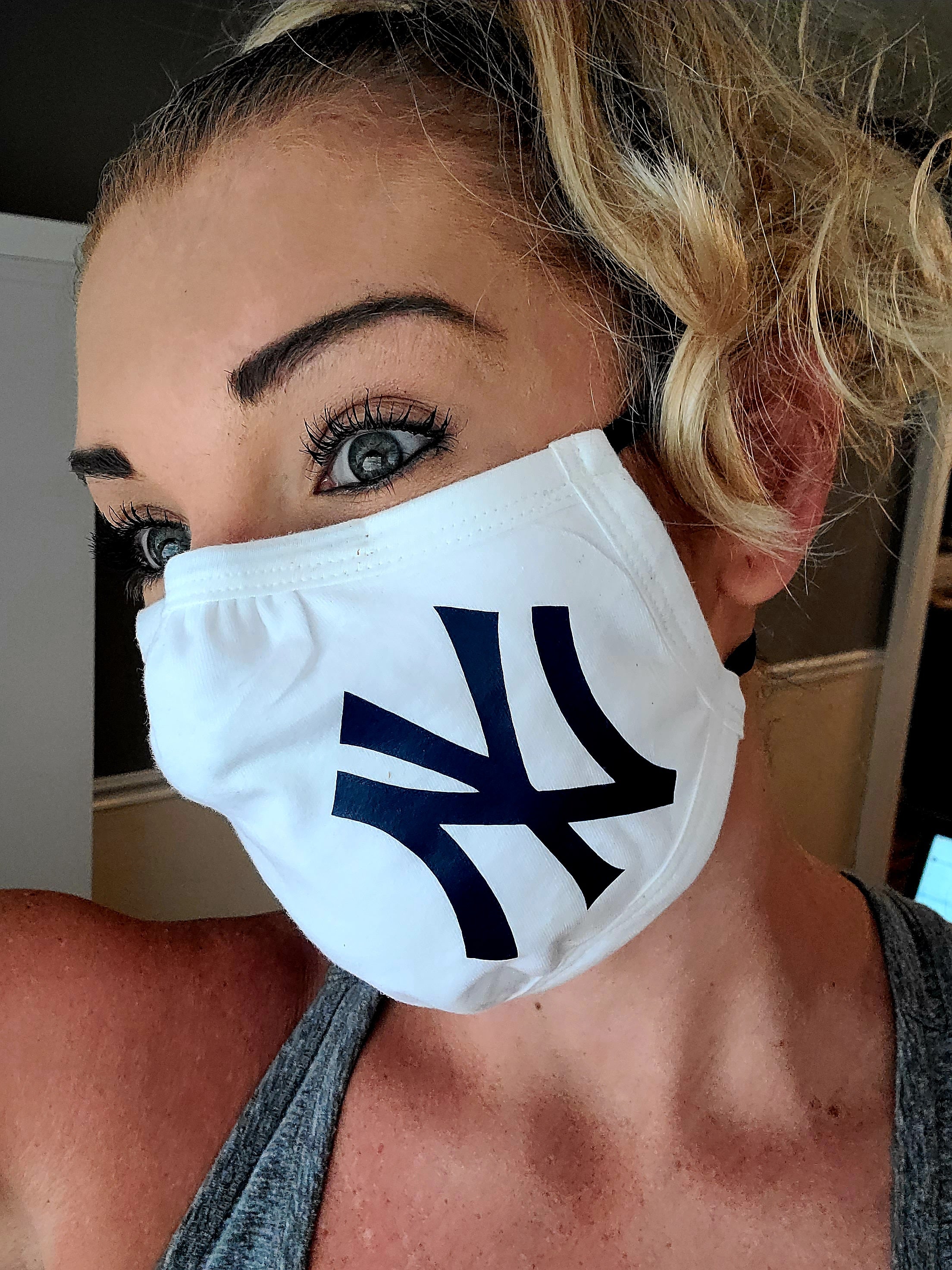 White New York Yankees Face Mask - White: Baseball Fan Gear
