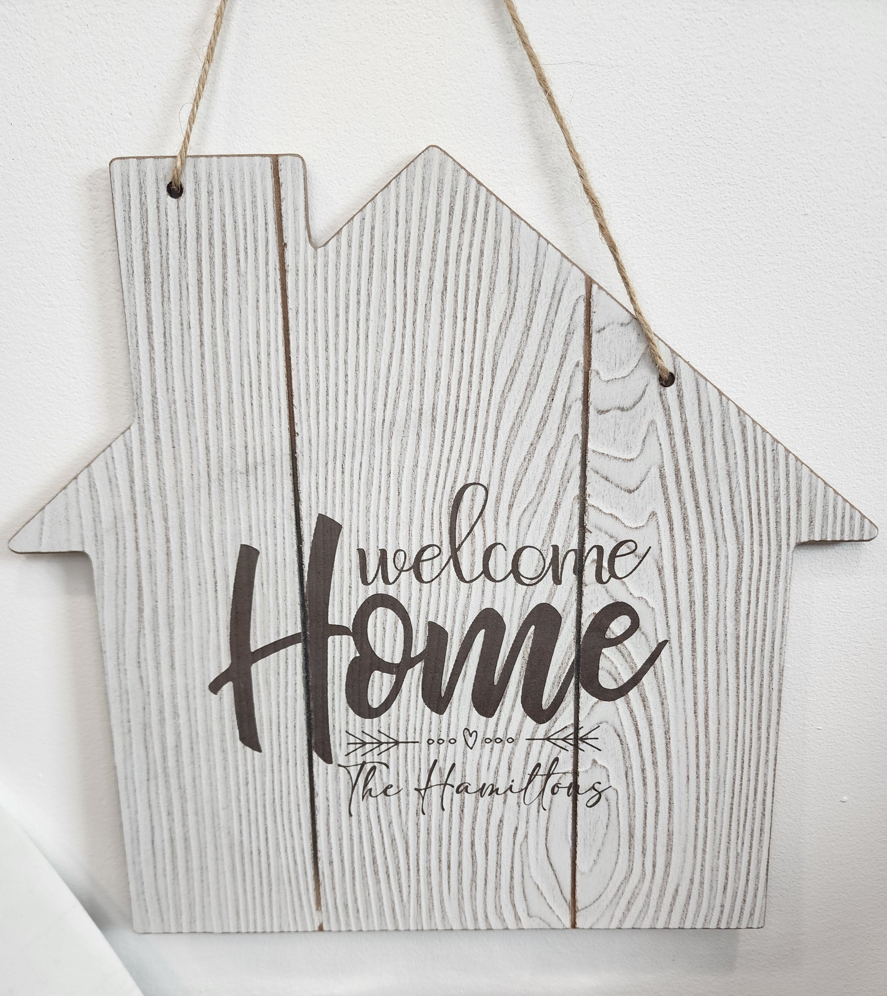 Customized Family Name Welcome Home Door Hanger Sign